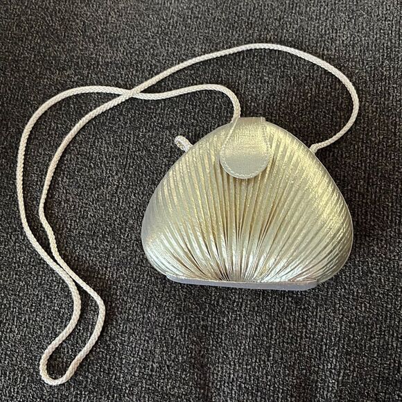 Gold Metallic Shell Clutch Mini Purse Snap Closure Crossbody Strap Black Inside - Picture 1 of 14